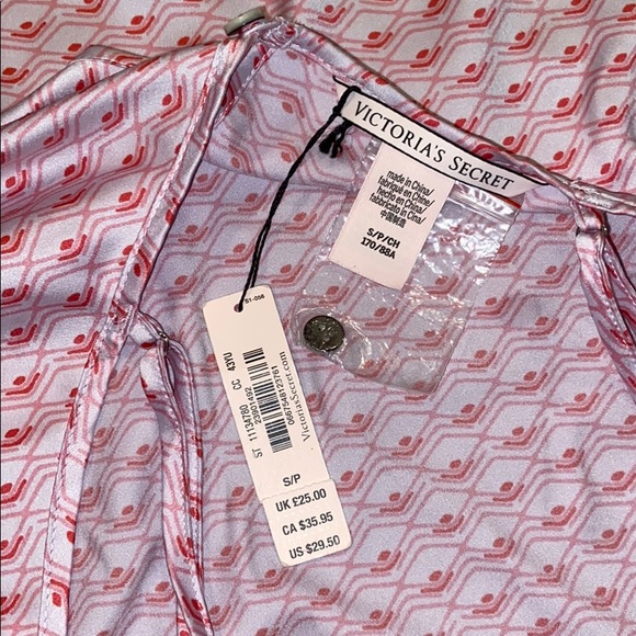🆕 Victoria’s Secret Silk Top - Picture 6 of 6